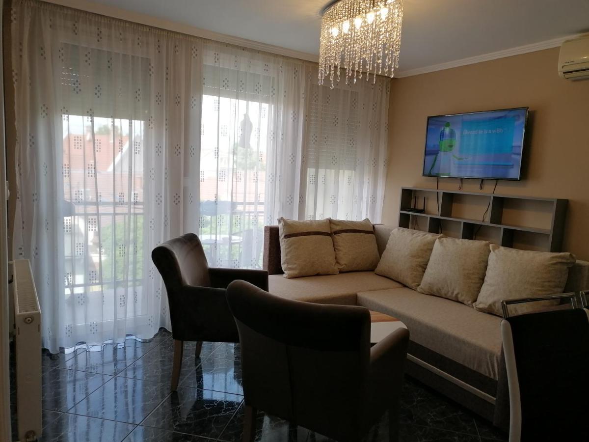 Bettina47 Apartman Hajduszoboszlo Exterior photo