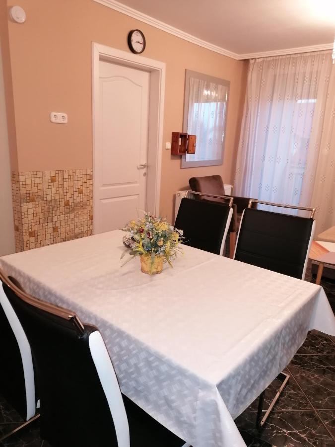 Bettina47 Apartman Hajduszoboszlo Exterior photo